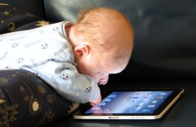Dziecko i media. Niemowle i ipad.